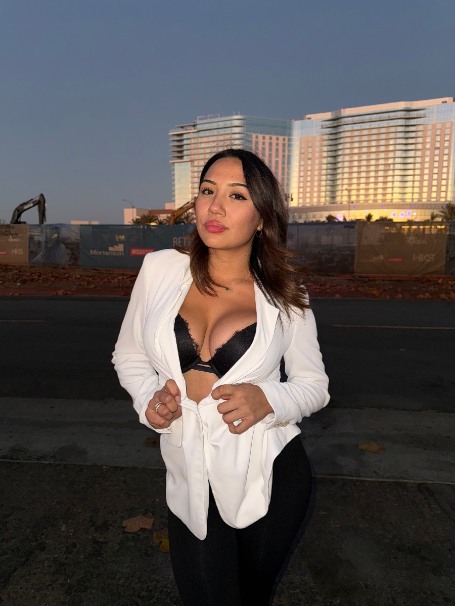 Take a pause and enjoy Ali Cruz — streaming from Malang