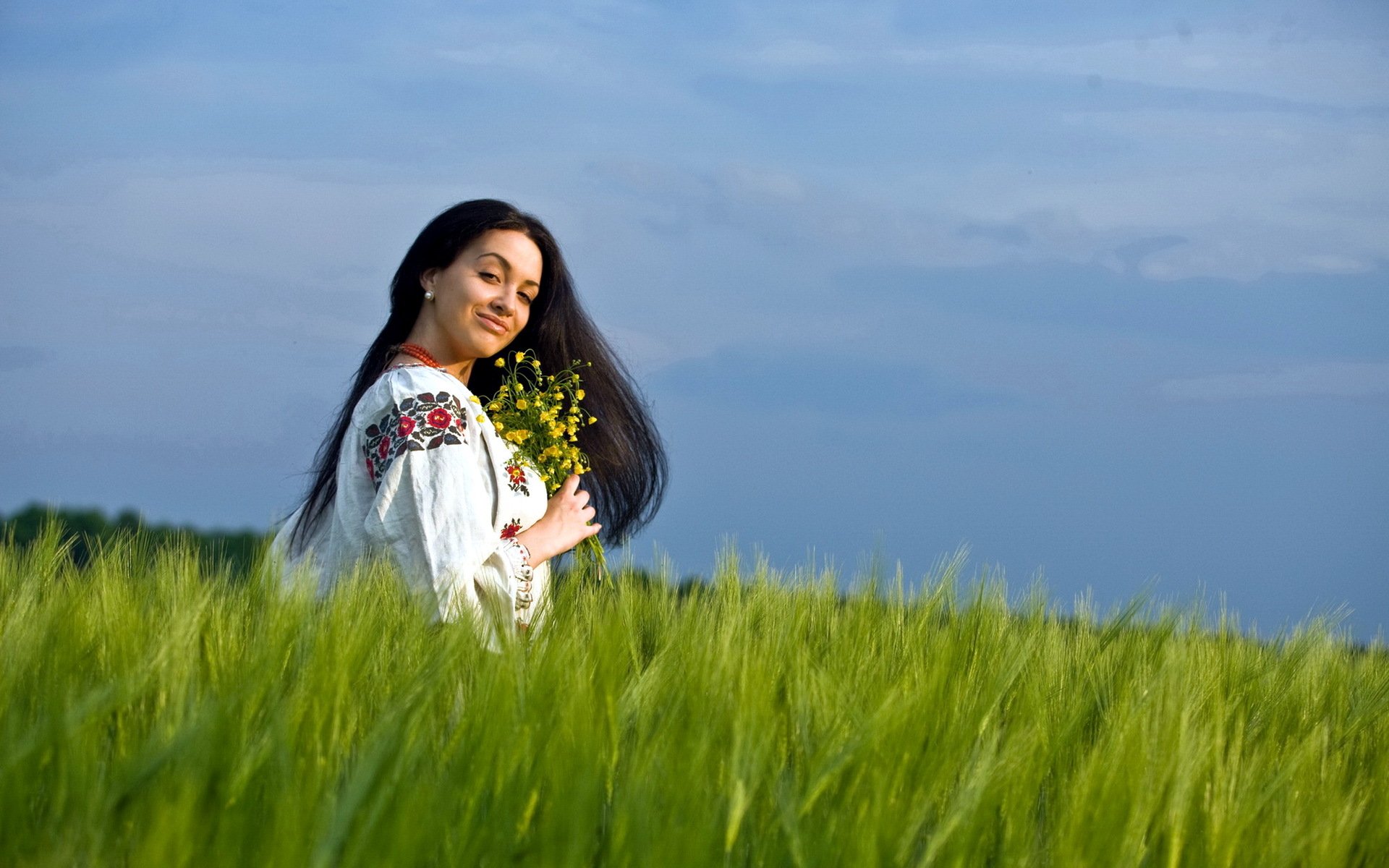 Girls in Slavic costumes in Malang