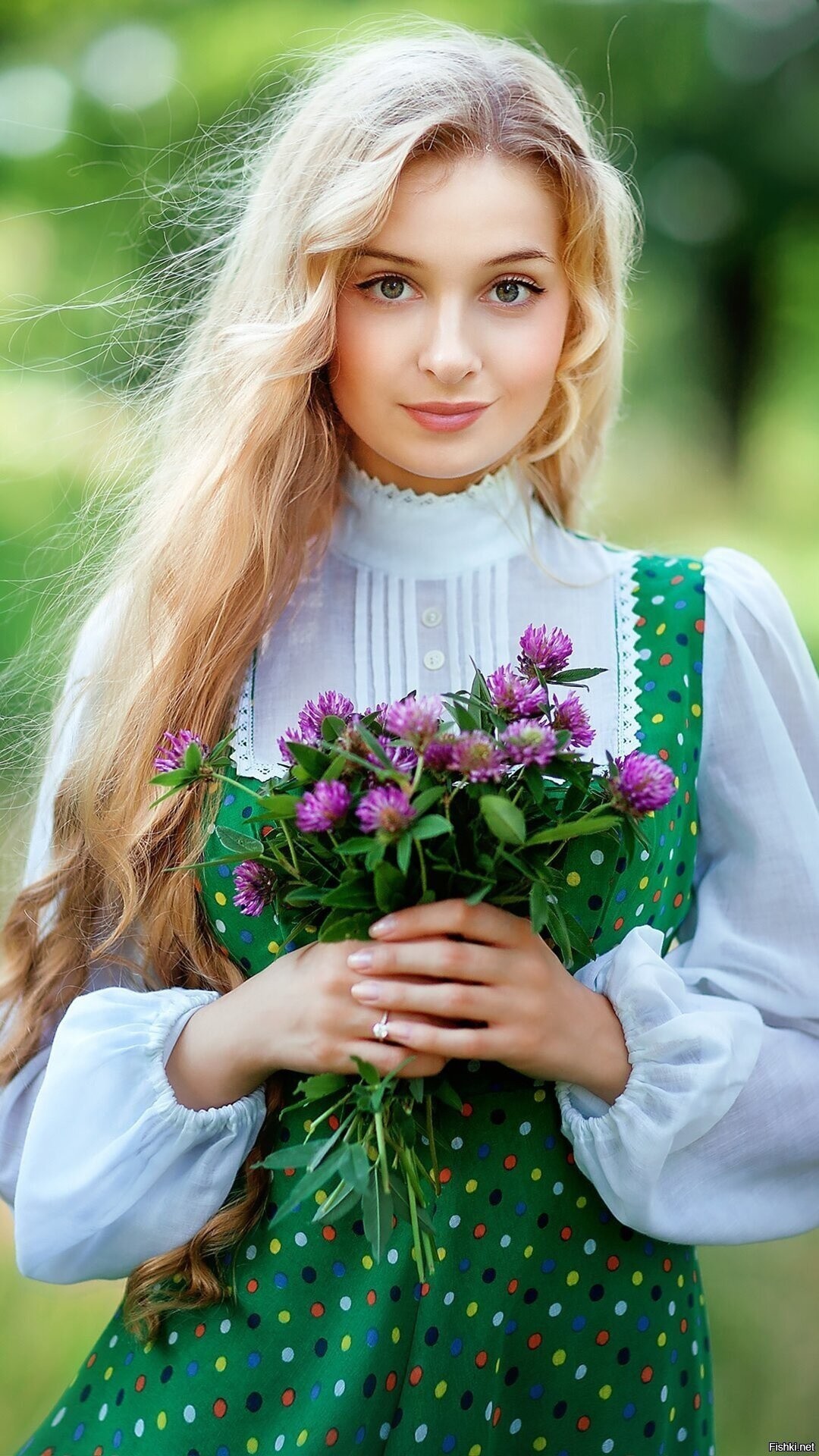 Girls in Slavic costumes in Malang