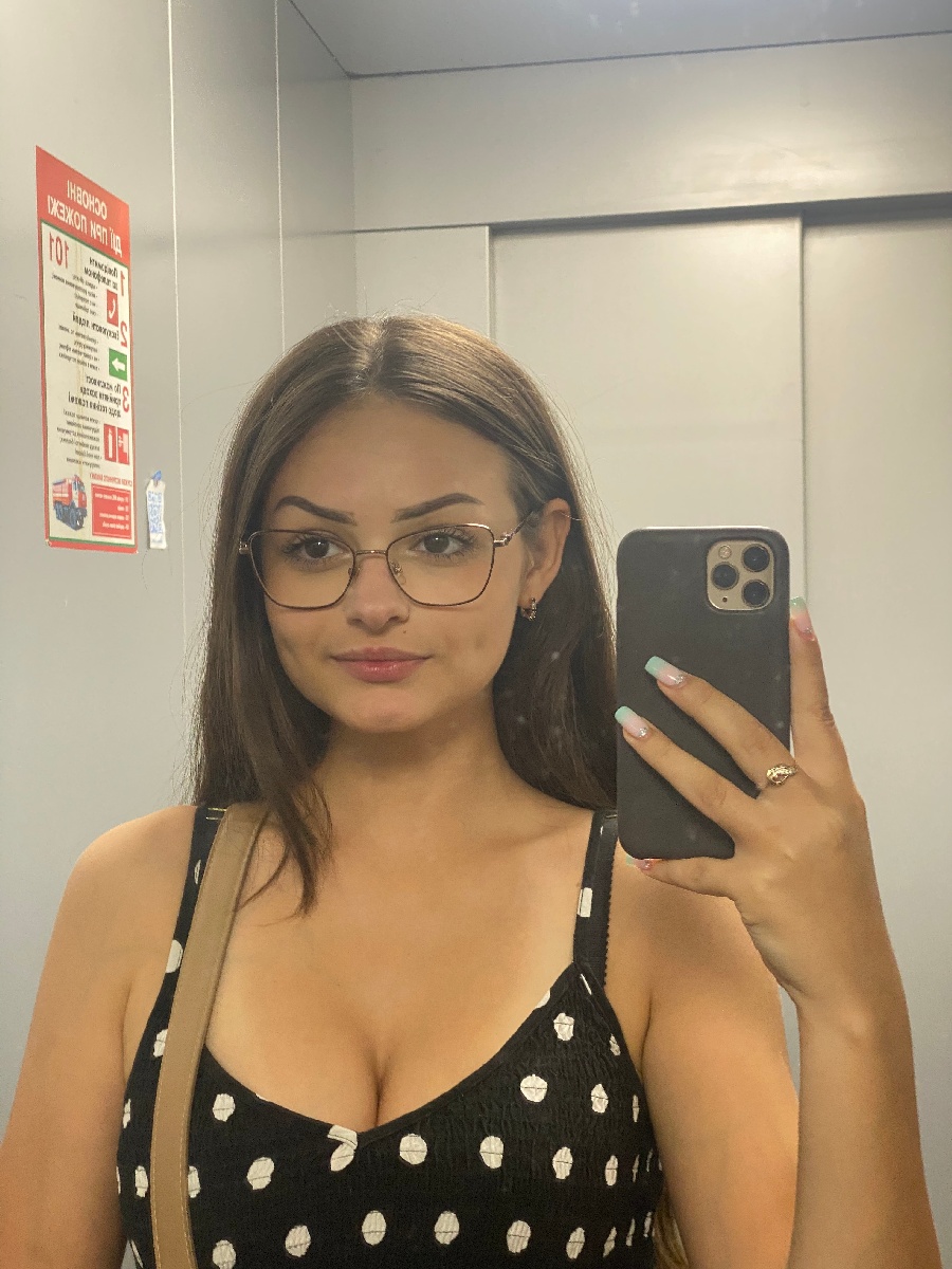 Sexy model Stacy in Malang