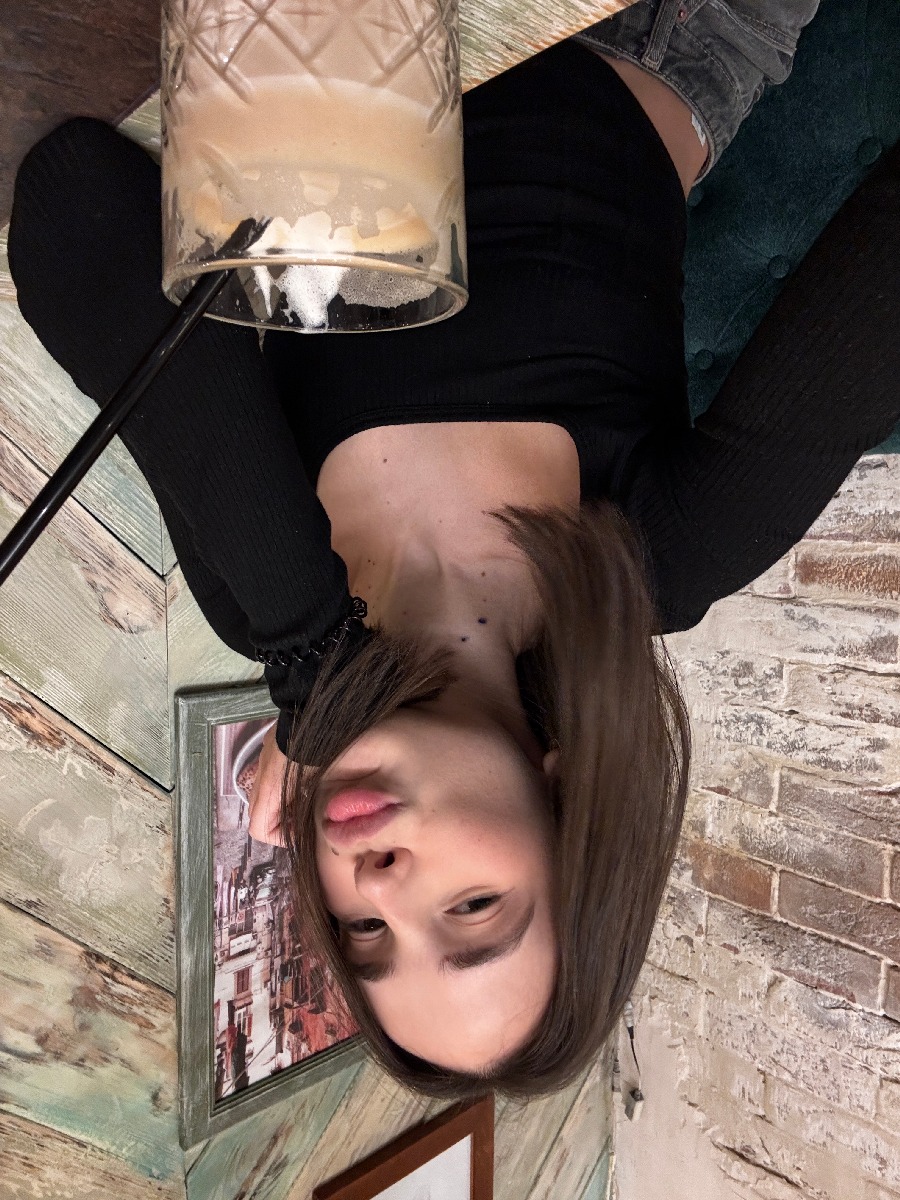 Fresh photos, fresh mood — Tina online in Malang